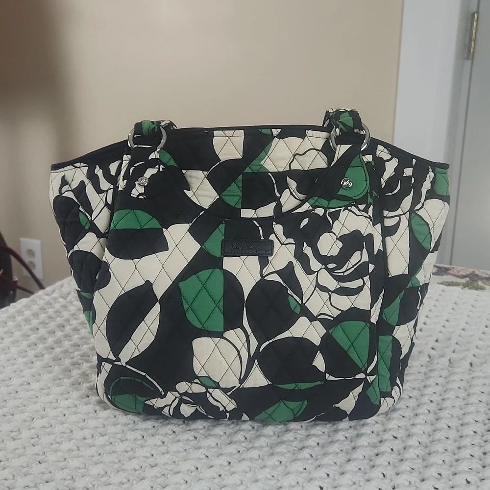 Vera Bradley black, white and greenfloral multicolor shoulder bag zipper closure